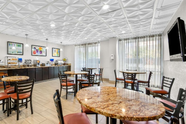 Best Western Knoxville Suites image 7
